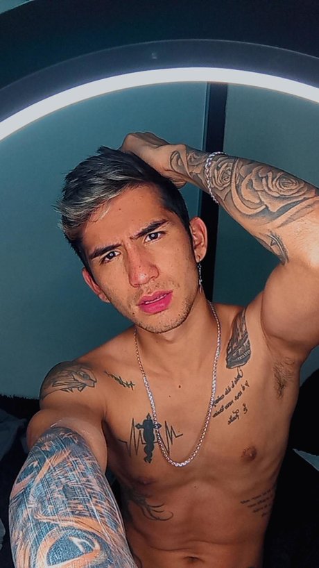Foto di nudo di fuga di OnlyFans di Carlos Barajas Hernandez