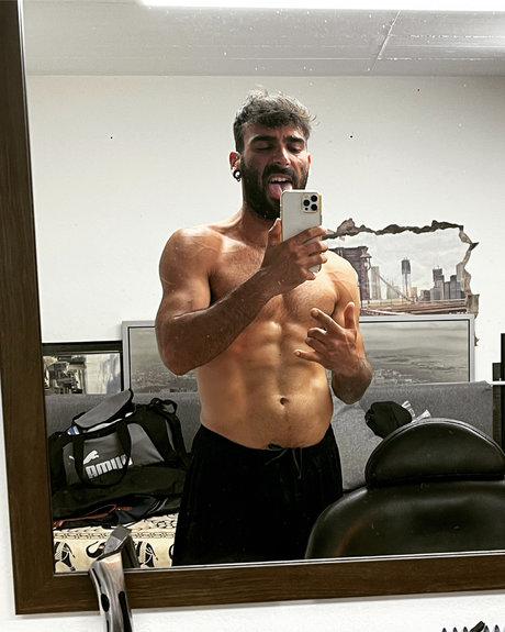 Foto di nudo di fuga di OnlyFans di Canary Island Boy