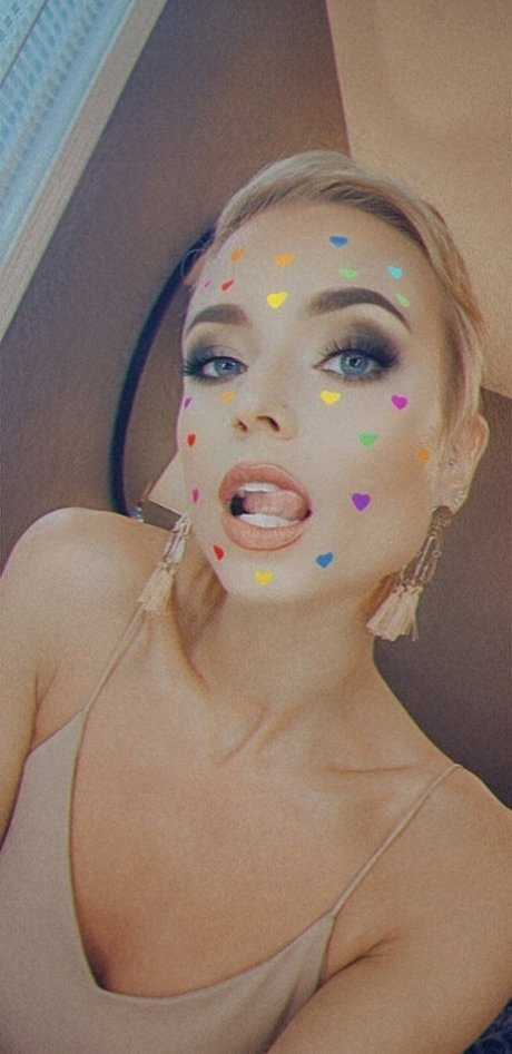 Foto di nudo di fuga di OnlyFans di J 