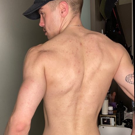 Foto di nudo di fuga di OnlyFans di Hotboiyo