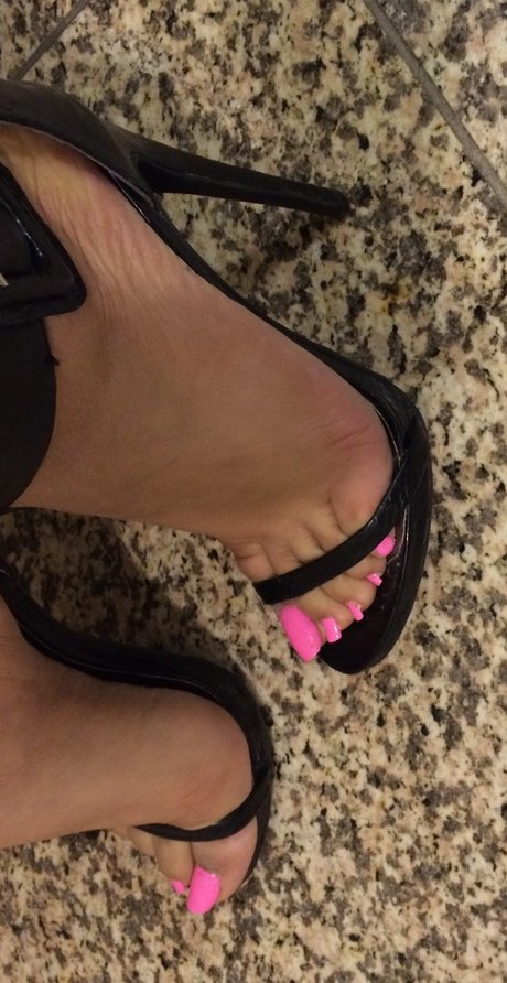 Foto di nudo di fuga di OnlyFans di Blondeinstilettoheelsonly