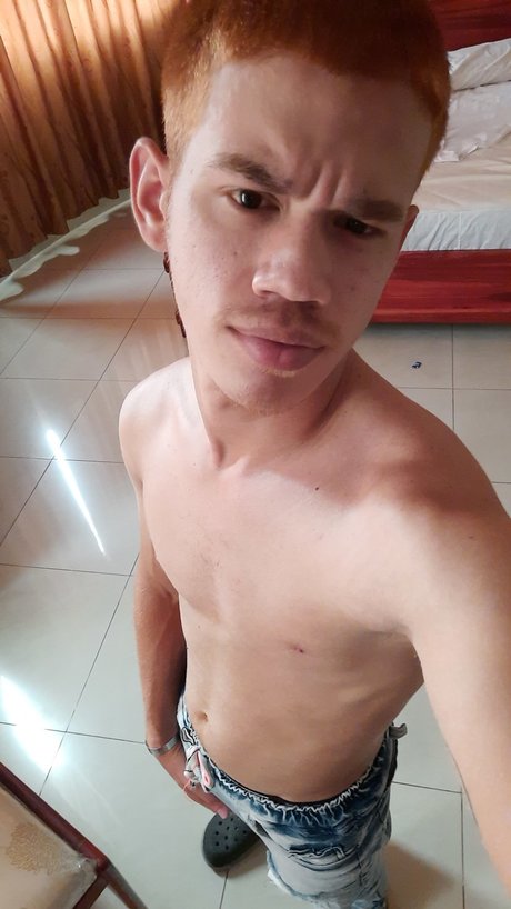 Foto di nudo di fuga di OnlyFans di Carlos Lanz