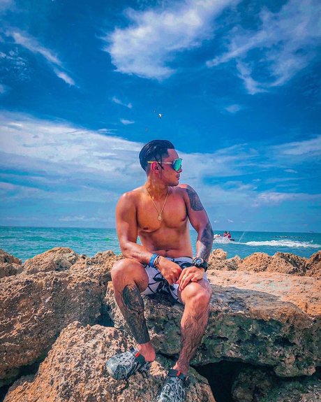 Foto di nudo di fuga di OnlyFans di Camilo Holguin