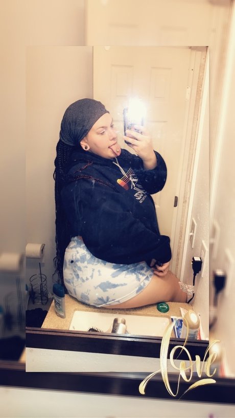Foto di nudo di fuga di OnlyFans di Jenni 