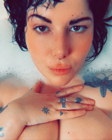 Foto di nudo di fuga di OnlyFans di Highitskai