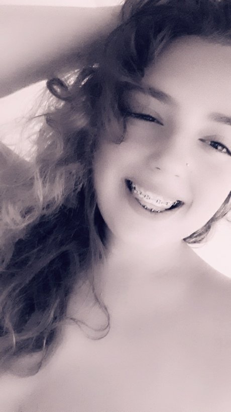 Foto di nudo di fuga di OnlyFans di Carolina Peaches