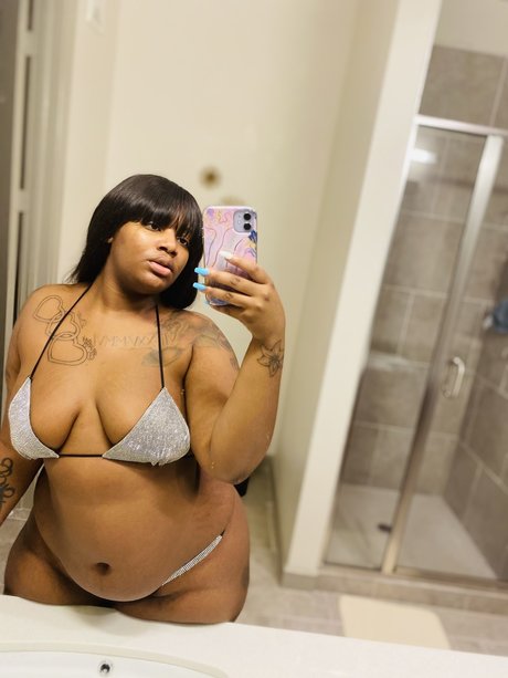 Foto di nudo di fuga di OnlyFans di Therealthundathighs