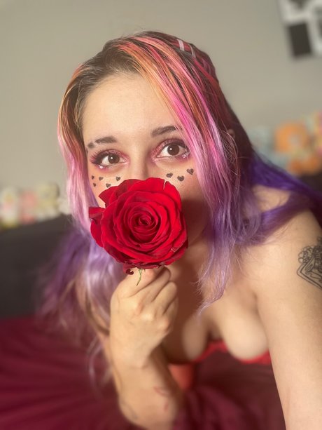 Foto di nudo di fuga di OnlyFans di Mona Flowers Free