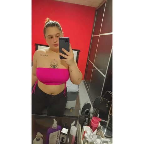 Foto di nudo di fuga di OnlyFans di Micaela