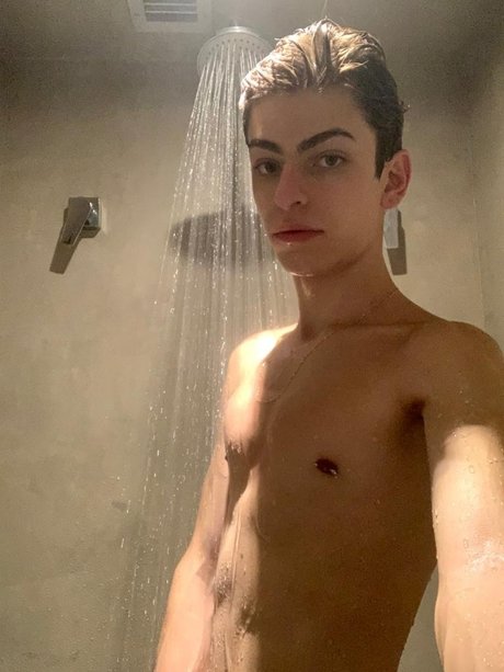 Foto di nudo di fuga di OnlyFans di Gu Albuquerque