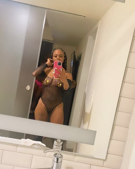 Foto di nudo di fuga di OnlyFans di Mizzbrownsugarcom