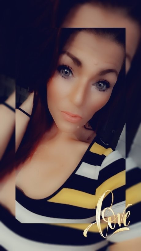 Foto di nudo di fuga di OnlyFans di Mzzr3d