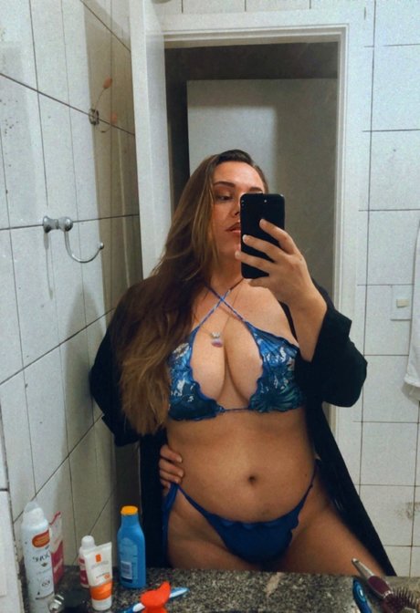 Foto di nudo di fuga di OnlyFans di Karol