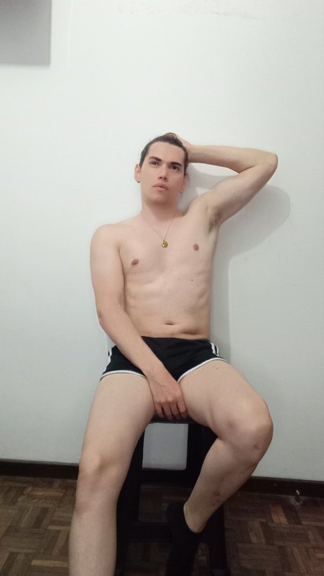 Foto di nudo di fuga di OnlyFans di Alessandro Maggie