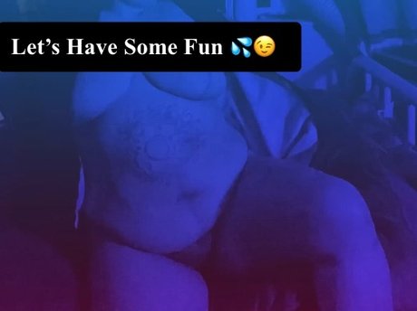 Foto di nudo di fuga di OnlyFans di Mommy 