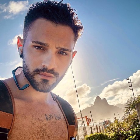 Foto di nudo di fuga di OnlyFans di Igor Lucios