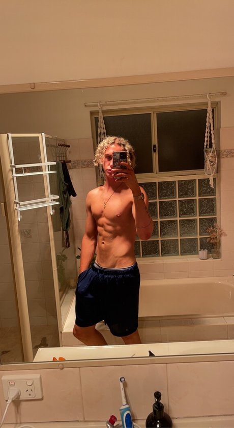 Hung Aussie