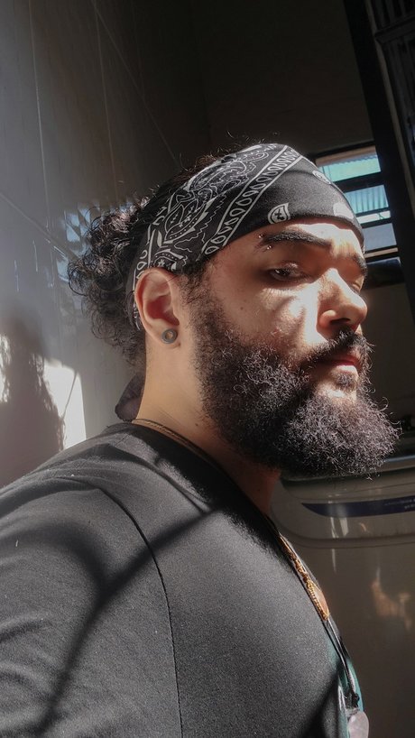 Foto di nudo di fuga di OnlyFans di Yuri
