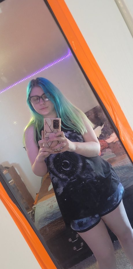 Foto di nudo di fuga di OnlyFans di Emerald