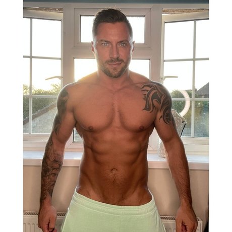 Foto di nudo di fuga di OnlyFans di Karl James  Vip