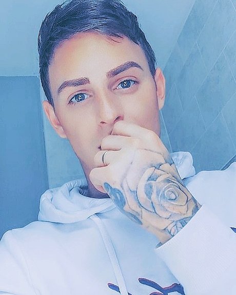 Foto di nudo di fuga di OnlyFans di Cameron James