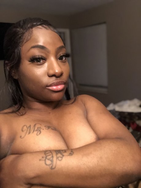 Foto di nudo di fuga di OnlyFans di Giadiorr