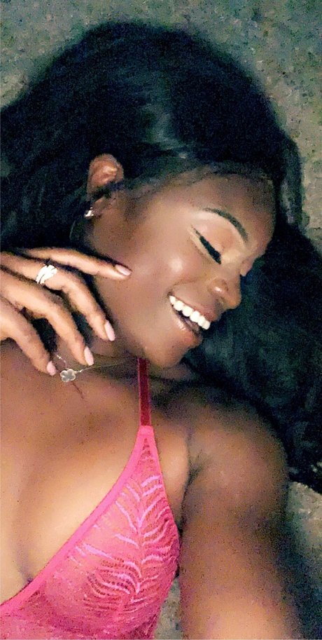 Foto di nudo di fuga di OnlyFans di Morena