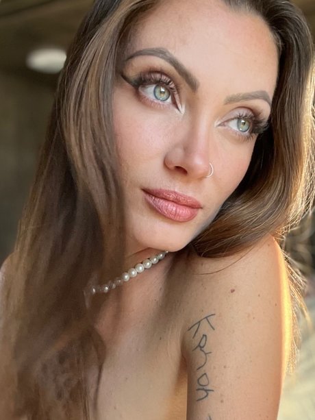 Foto di nudo di fuga di OnlyFans di Aleesha