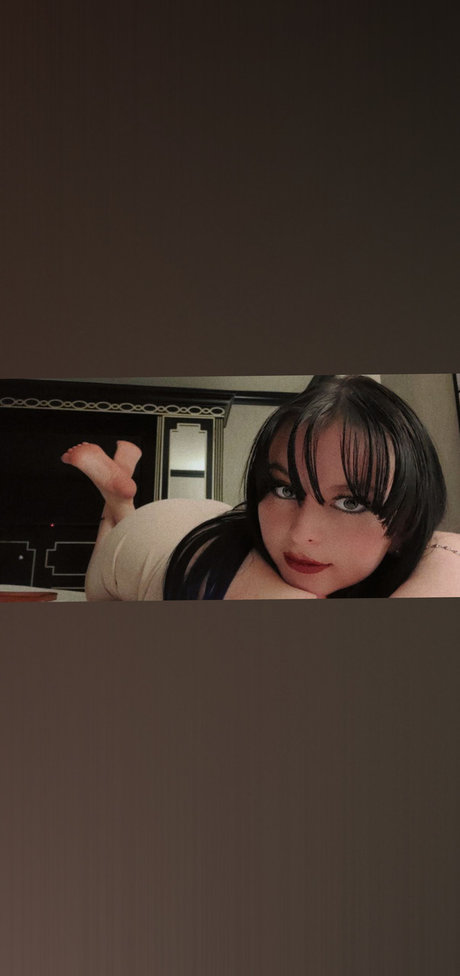 Foto di nudo di fuga di OnlyFans di Foot Goddess Divina