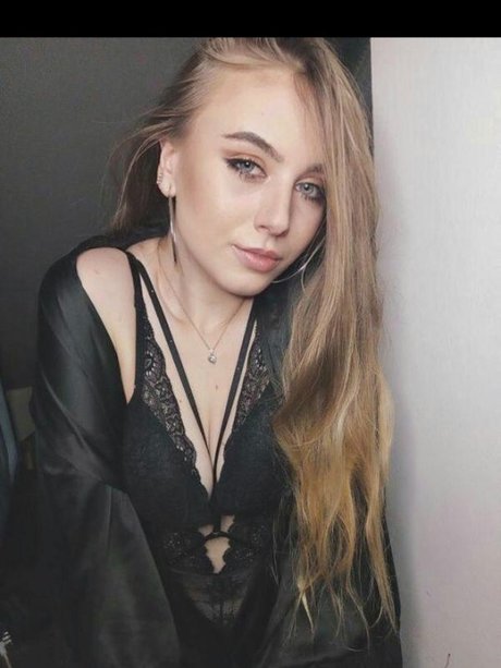 Foto di nudo di fuga di OnlyFans di      