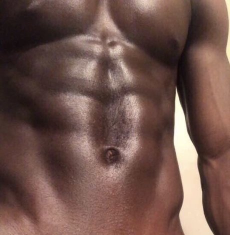 Foto di nudo di fuga di OnlyFans di James Xavi