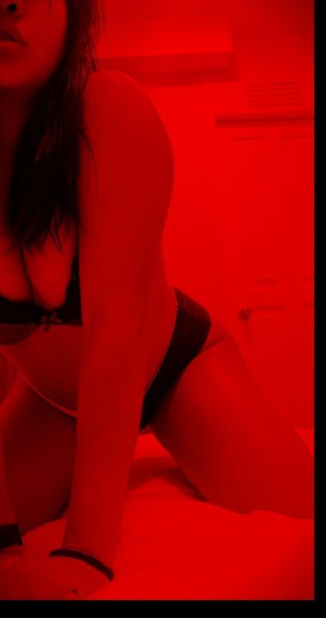 Foto di nudo di fuga di OnlyFans di Monro Girls