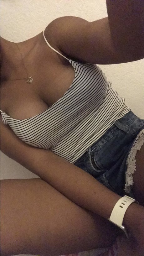 Foto di nudo di fuga di OnlyFans di Ali
