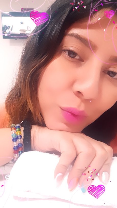 Foto di nudo di fuga di OnlyFans di Geraidah