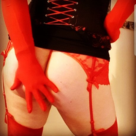 Foto di nudo di fuga di OnlyFans di Mo