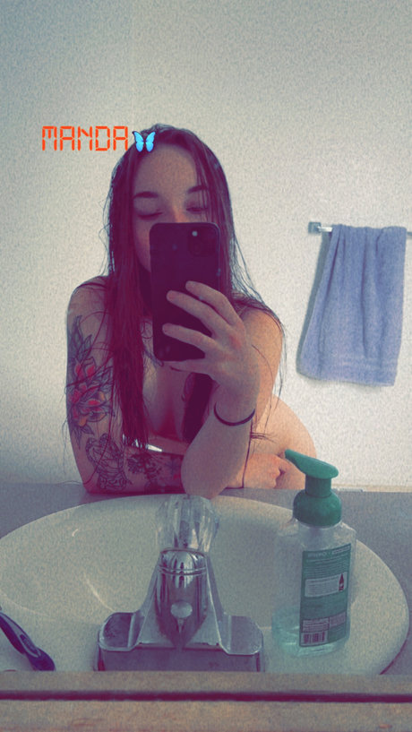 Foto di nudo di fuga di OnlyFans di Manda