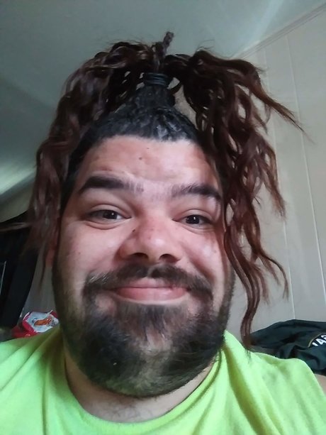 Foto di nudo di fuga di OnlyFans di Bear