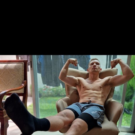 Foto di nudo di fuga di OnlyFans di Master Gary