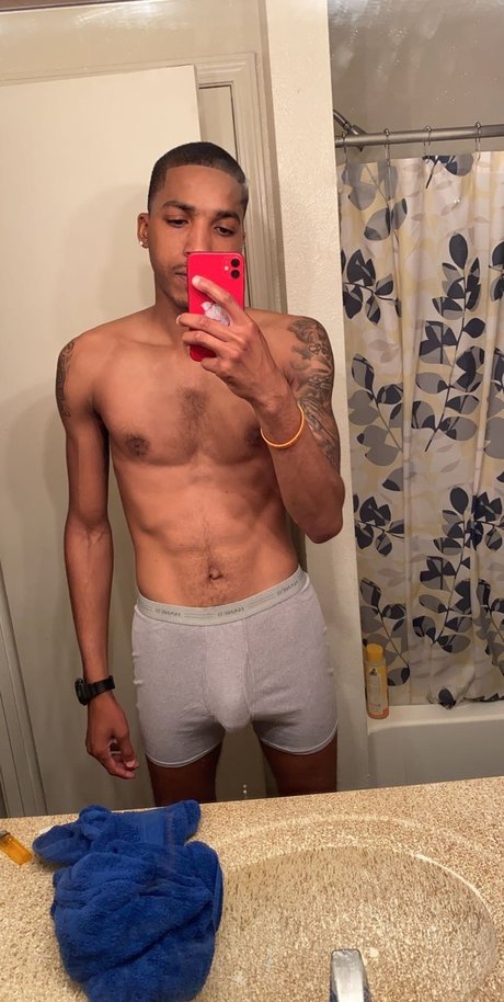 Foto di nudo di fuga di OnlyFans di Tito Santana