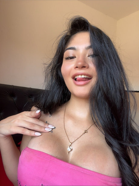 Foto di nudo di fuga di OnlyFans di Helen
