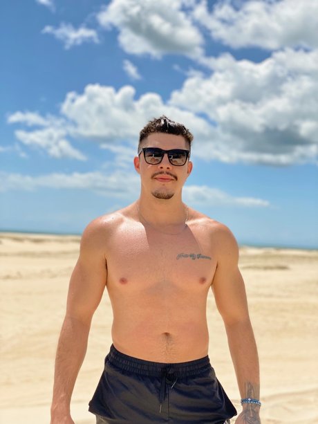 Foto di nudo di fuga di OnlyFans di Frankly Tavares  