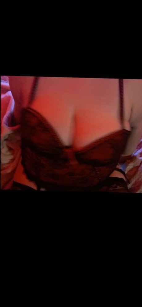 Foto di nudo di fuga di OnlyFans di Mysti