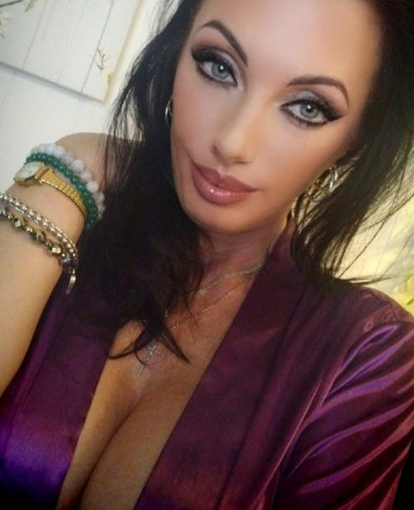 Foto di nudo di fuga di OnlyFans di Sandra Sayer