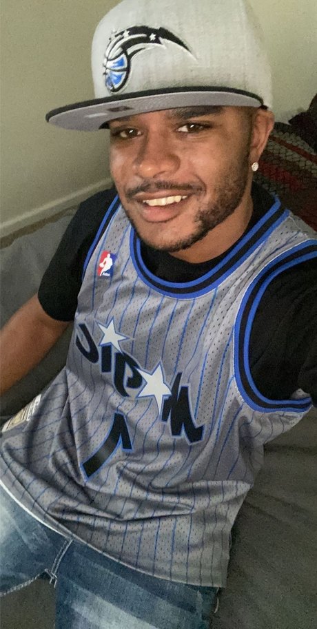 Foto di nudo di fuga di OnlyFans di Aaron Bray