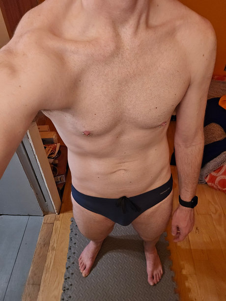 Foto di nudo di fuga di OnlyFans di Aaron