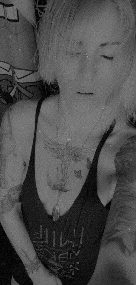 Foto di nudo di fuga di OnlyFans di Queen Elena