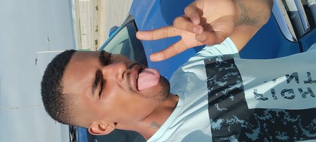 Foto di nudo di fuga di OnlyFans di Brian Santiago