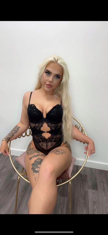 Foto di nudo di fuga di OnlyFans di Morg Leigh