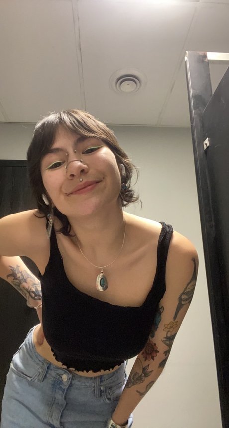 Foto di nudo di fuga di OnlyFans di Smol Bean
