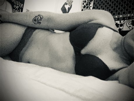 Foto di nudo di fuga di OnlyFans di Maral